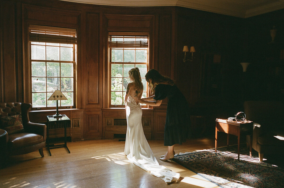 -anti-bride-seattle-film-wedding-photos-0016