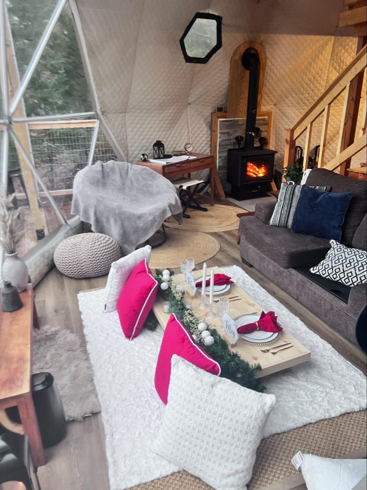 airbnb-red-decor-15