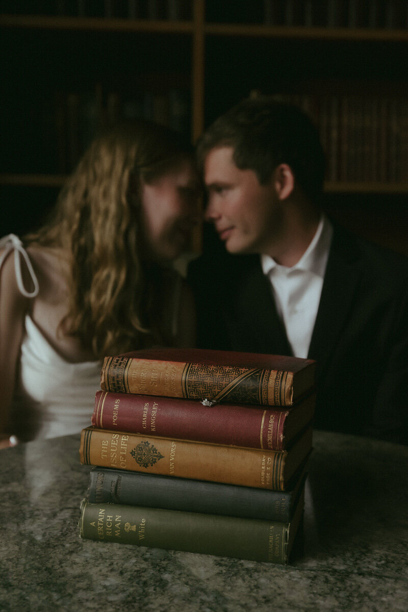moody-library-engagement-couples-photos-illinois-allerton-park-rachael-marie-photography-15