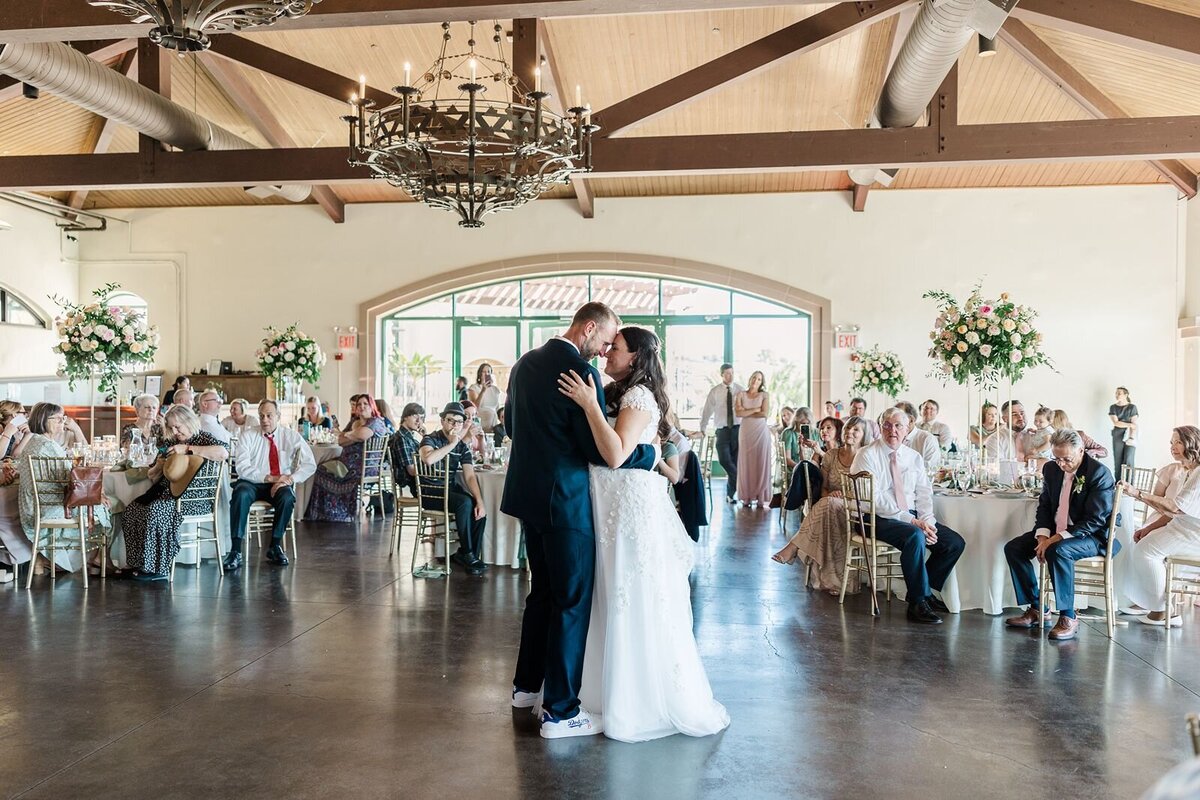 couple-dancing