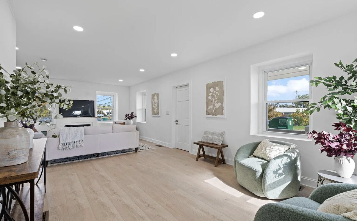 Kelly DeTommaso Elegant Transitions Vacant Home Staging Colmar PA Living Room 4