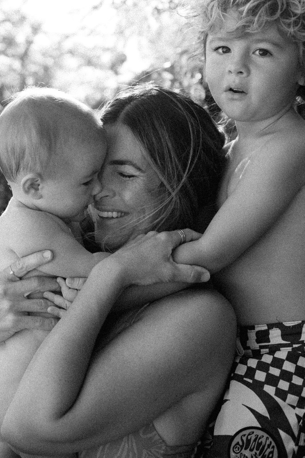 OahuBeachMotherhoodPhotos-56