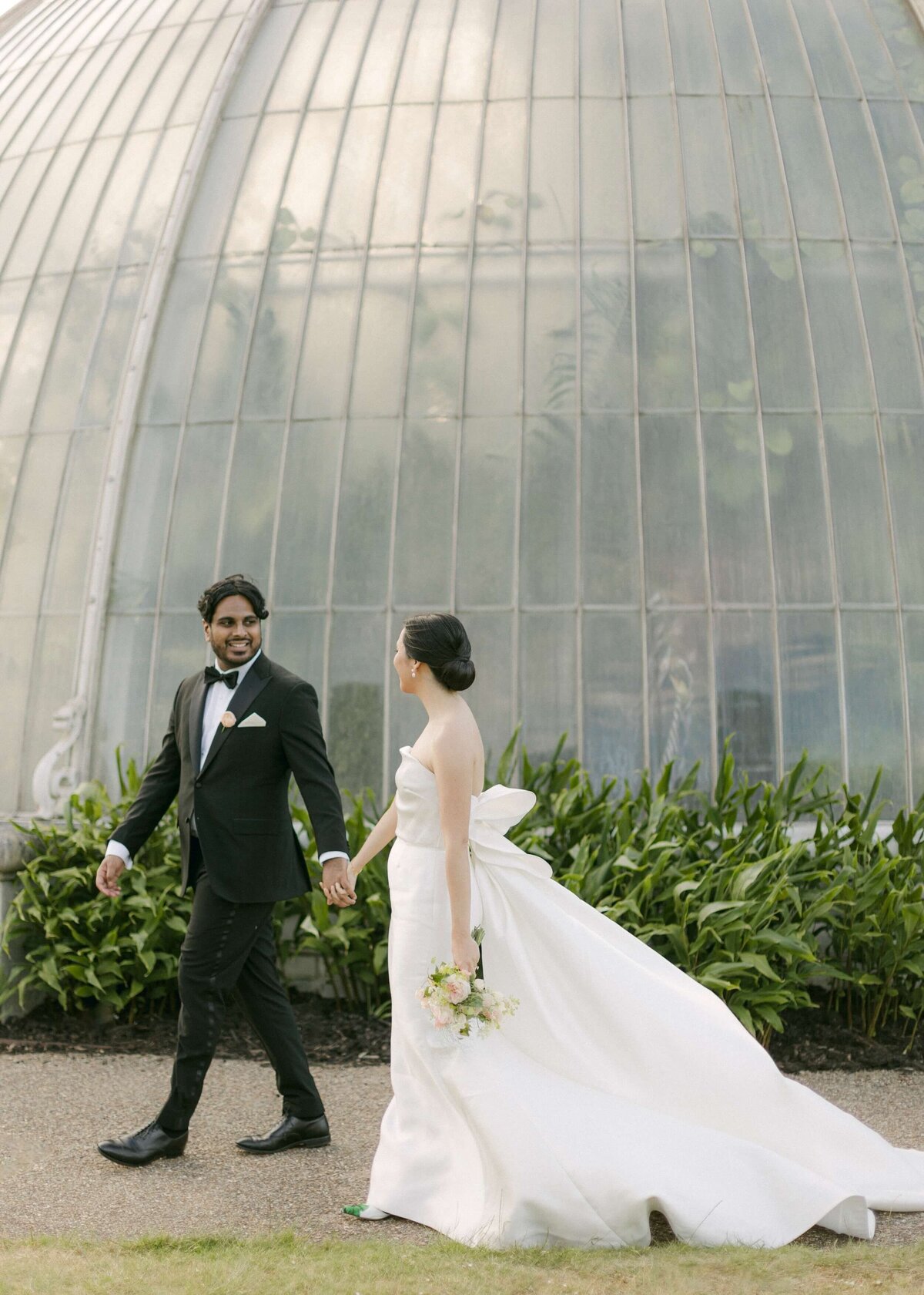 Anna-Vish-Wedding-Kew-Gardens-Chloe-Lowe-Photography-401