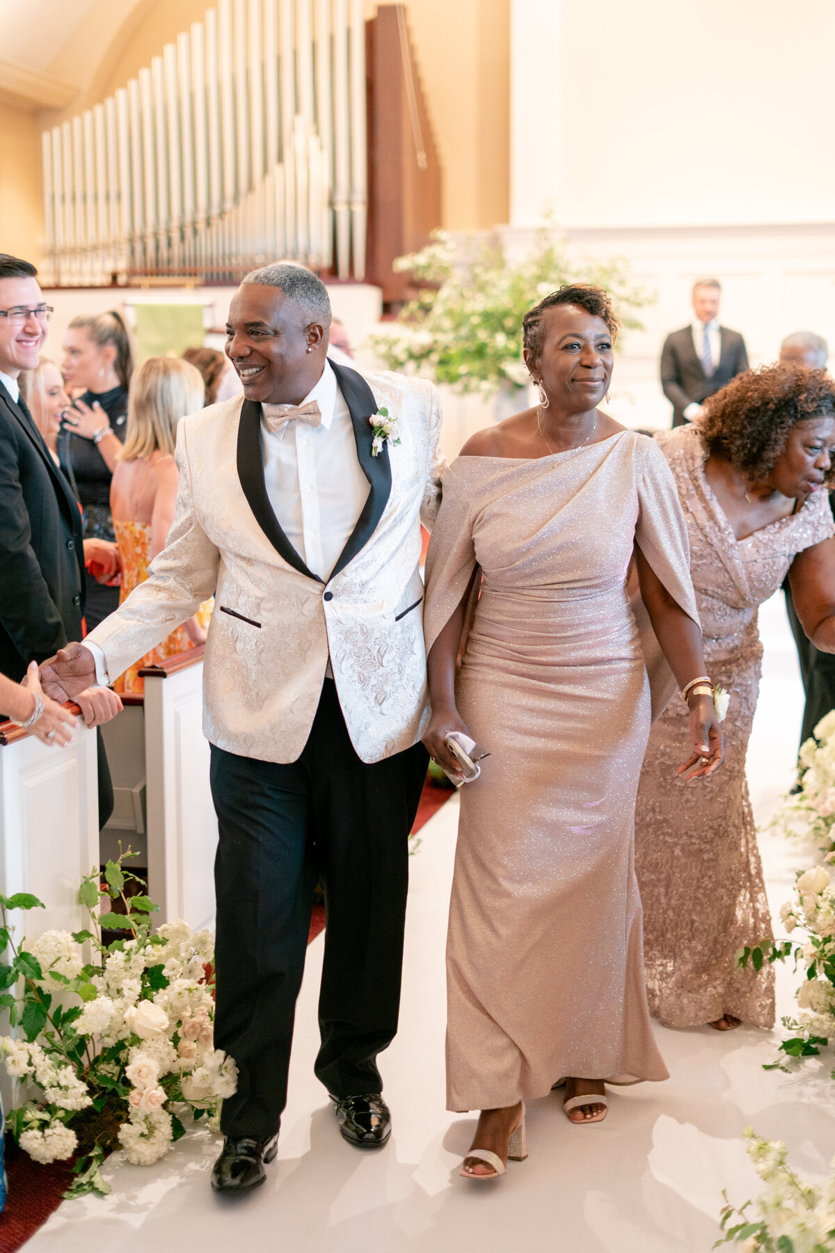 Savannah-Jamey-Country-Club-Buffalo-Summer-Wedding-22