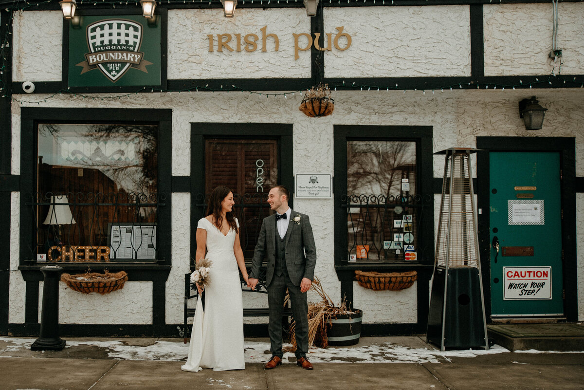 Revel Ash Studio - Winter Wedding - Classic Contemporary