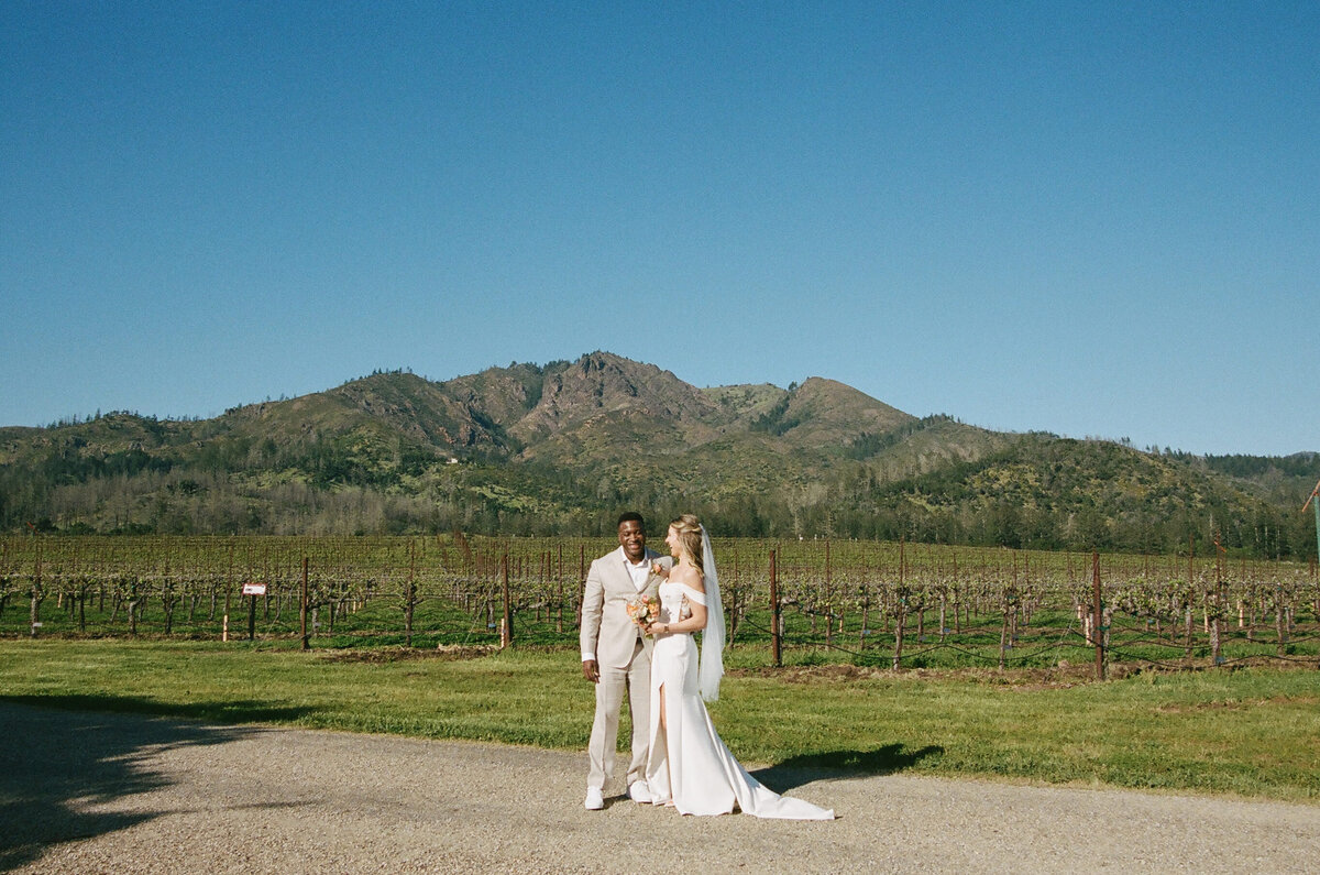 haley-robbie-couples-portraits-oliveandoath-72