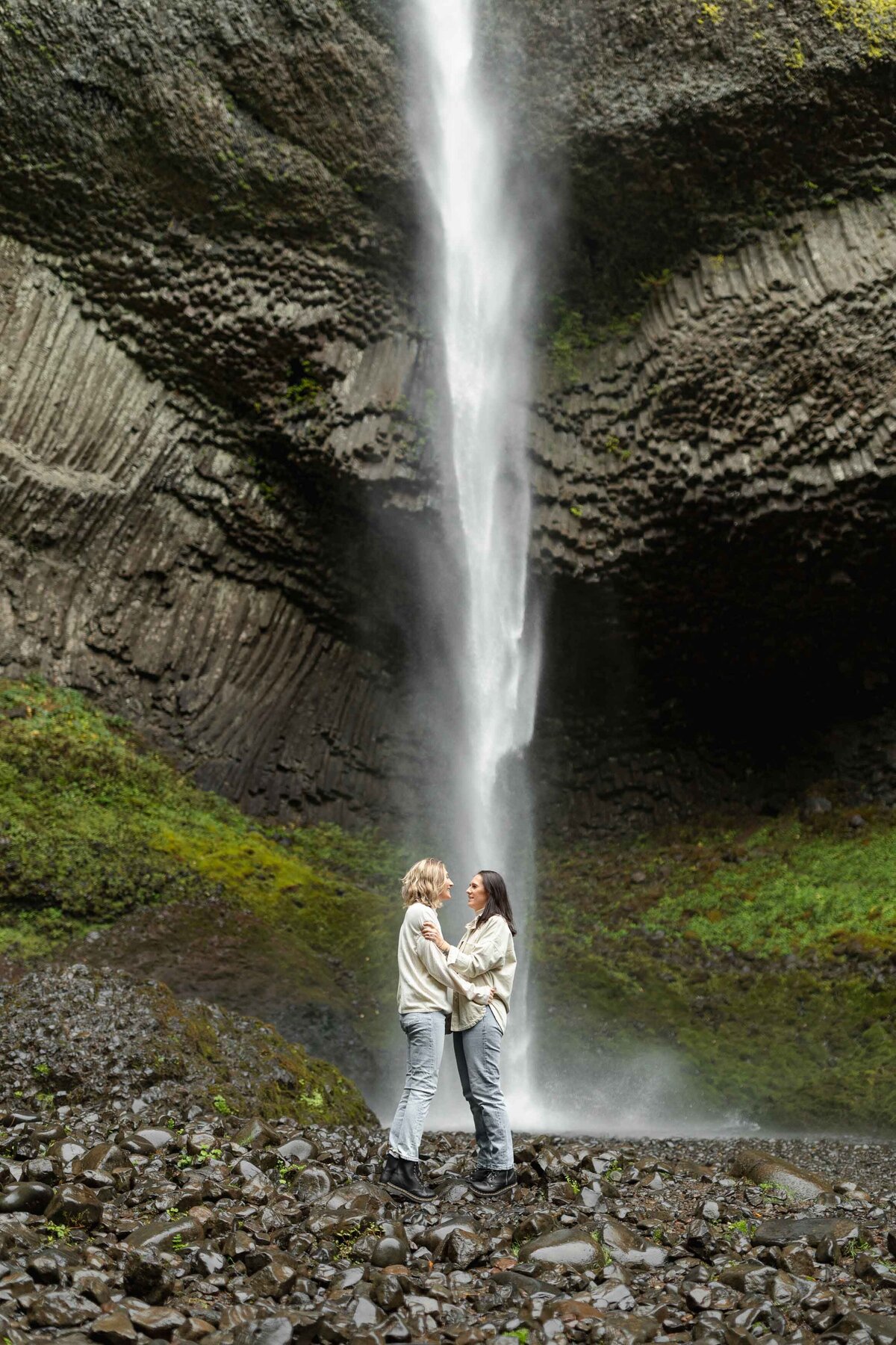 latourell-falls-engagement-session-lgbtq-48