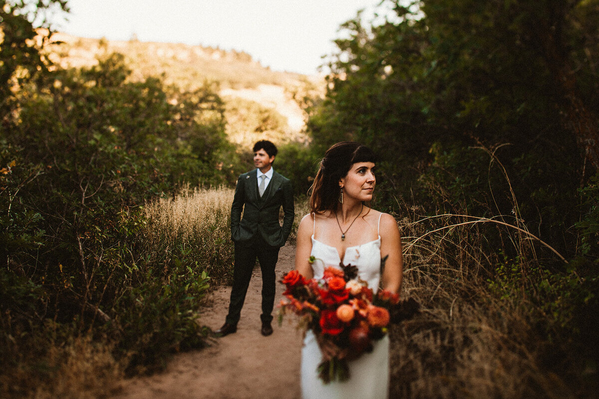 man and woman elope in Roxborough State Park