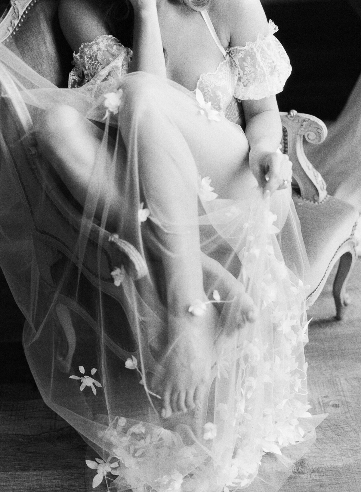 french-bridal-boudoir-jen-symes-25