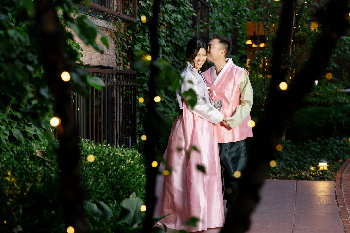 Aspen-Avenue-Chicago-Wedding-Photographer-Ivy-Room-Korean-Elegant-Modern-Romantic-Timeless-Jenny-Yoo-Elegant-Event-Lighting-City-True-To-Color-Photojournalism-103