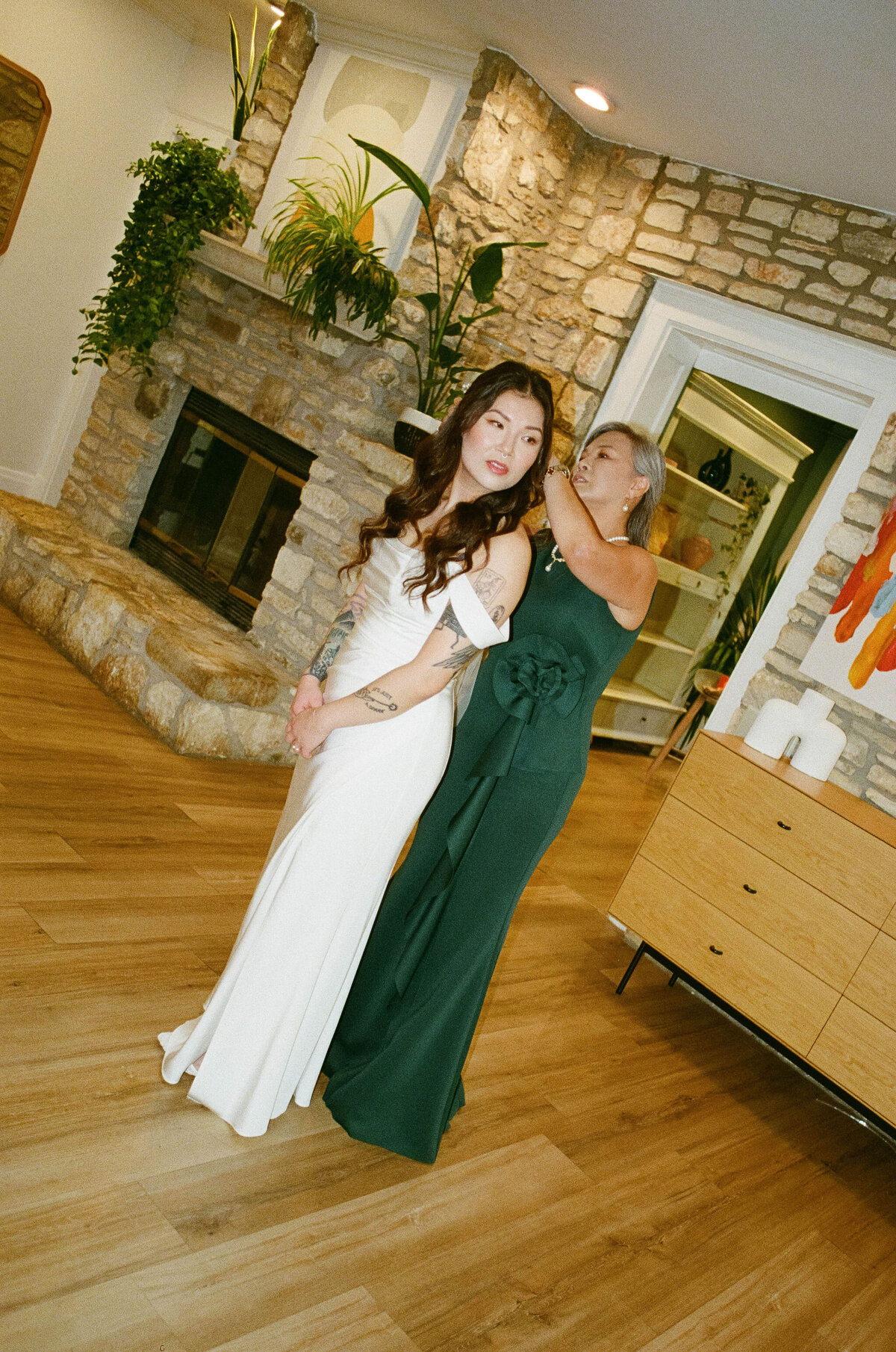 Lindsey&AlexWeddingPhotos_Film_AustinWeddingPhotographer_HereafterFilms_-12