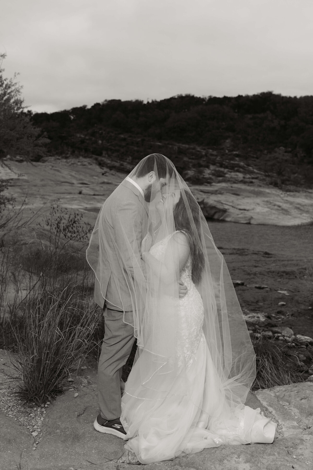 Pedernales-Falls-Elopement-Photographer-095