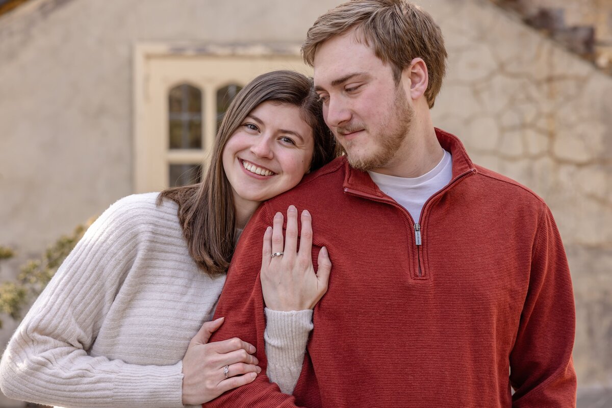 Sarah & Damian Engagement Photo - DVX10111_