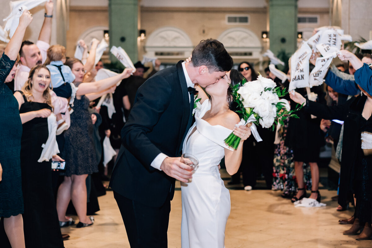 The Crystal Ballroom Wedding M.V. Photography Houston @mv_xoxo (61)