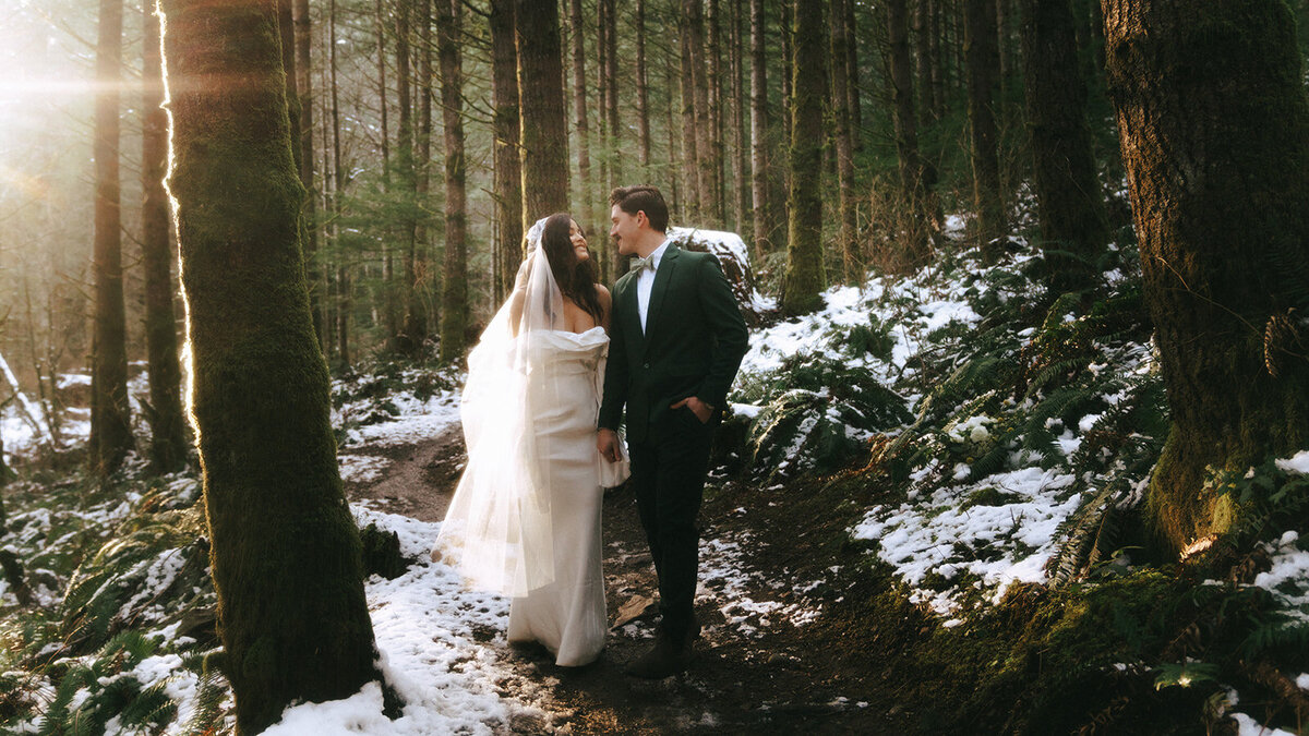 bc-vancouver-island-elopement-photographer-taylor-dawning-photography-forest-winter-boho-vintage-elopement-photos-31