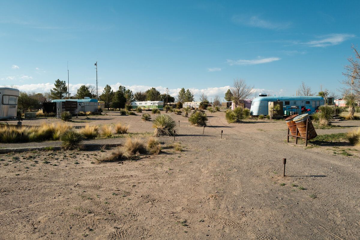 Marfa-Texas-engagement-K&H-Will-DeGraw-Clever-Disarray-29