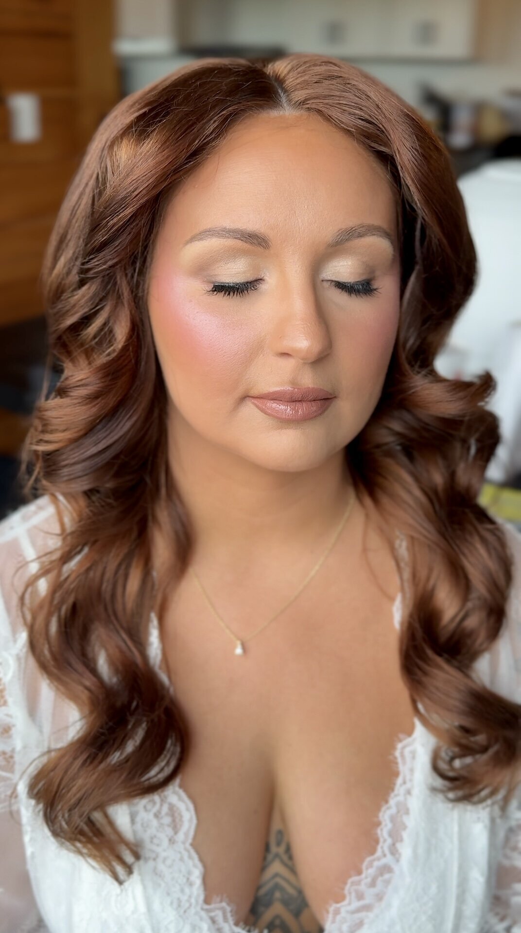 soft glam makeup look with glowy skin, best makeup artist in Nashville, Nashville bridal makeup artist