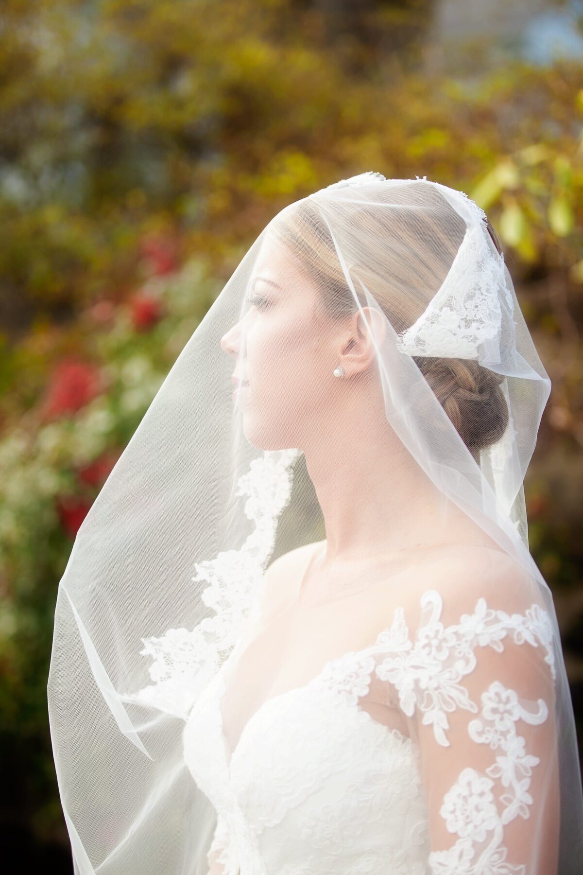 bride-veil-fall-wedding