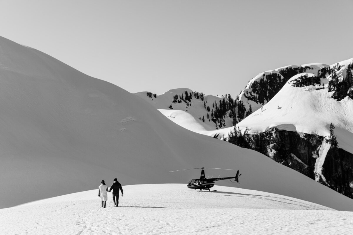 macy-yap-photography-helicopter-mountain-winter-proposal
