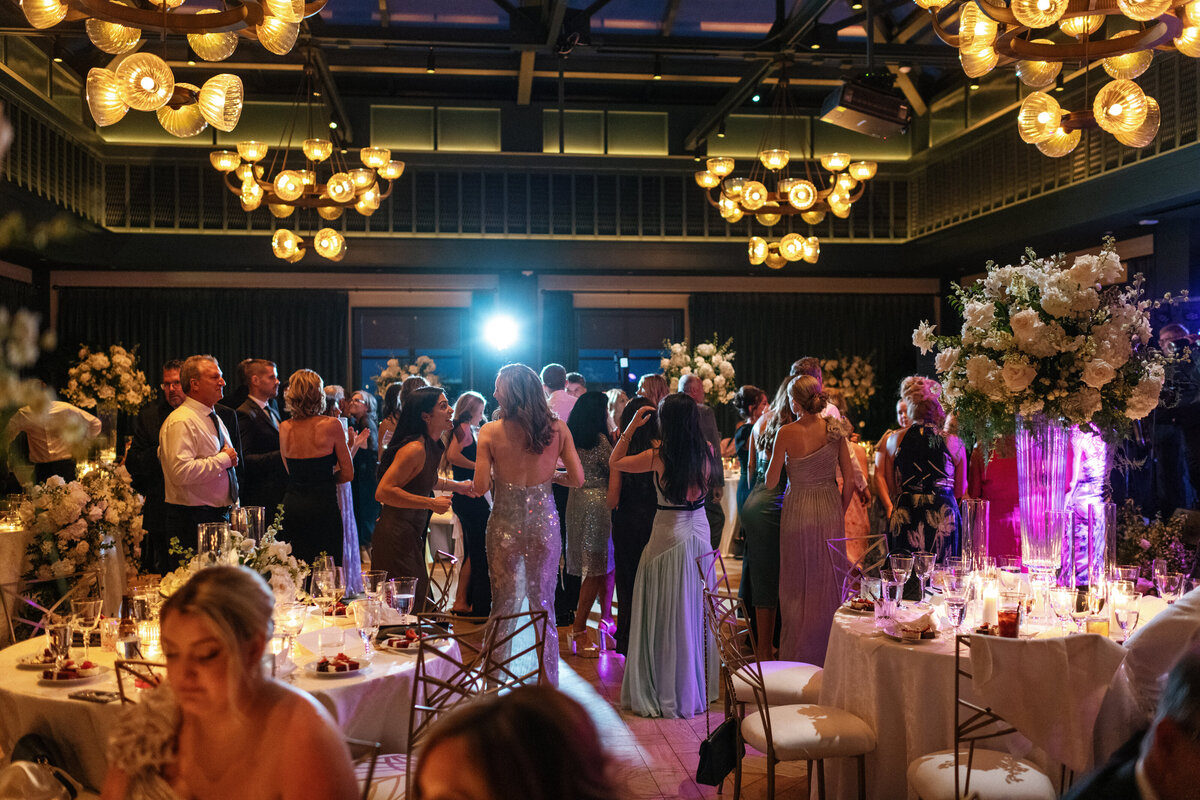 book-tower-detroit-luxury-wedding-photo-206