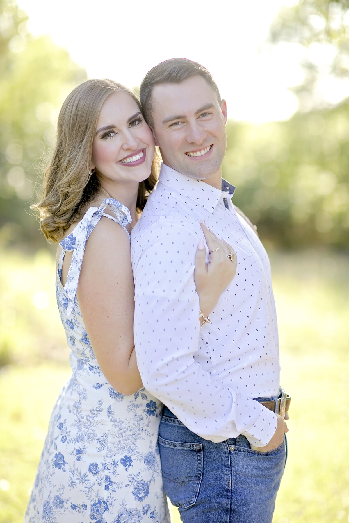 engaged-engagement poses-engagement pictures-texas engagement-robin rogers photography-salado