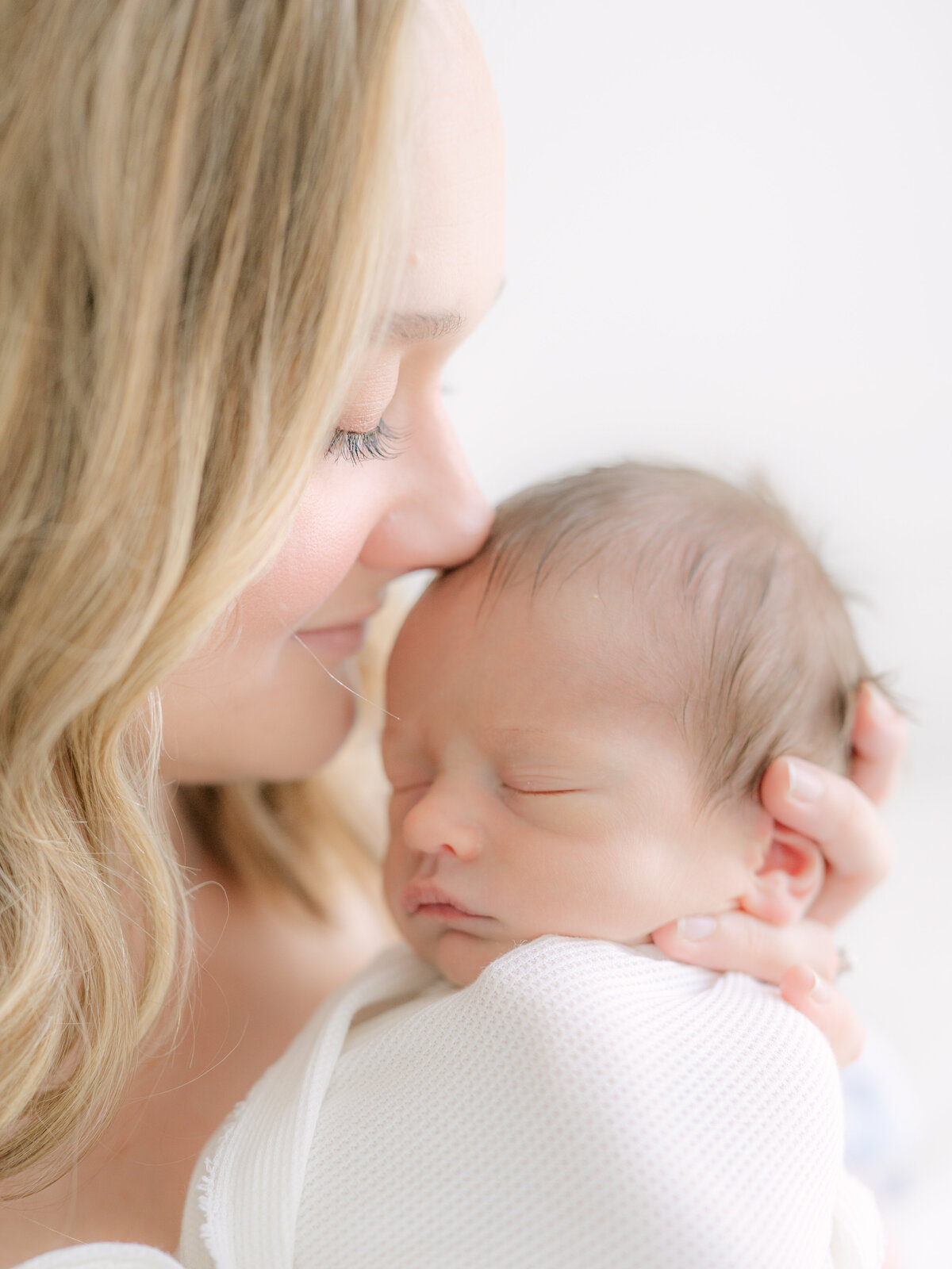 Mom and Baby photo by Apex Neborn photographer 