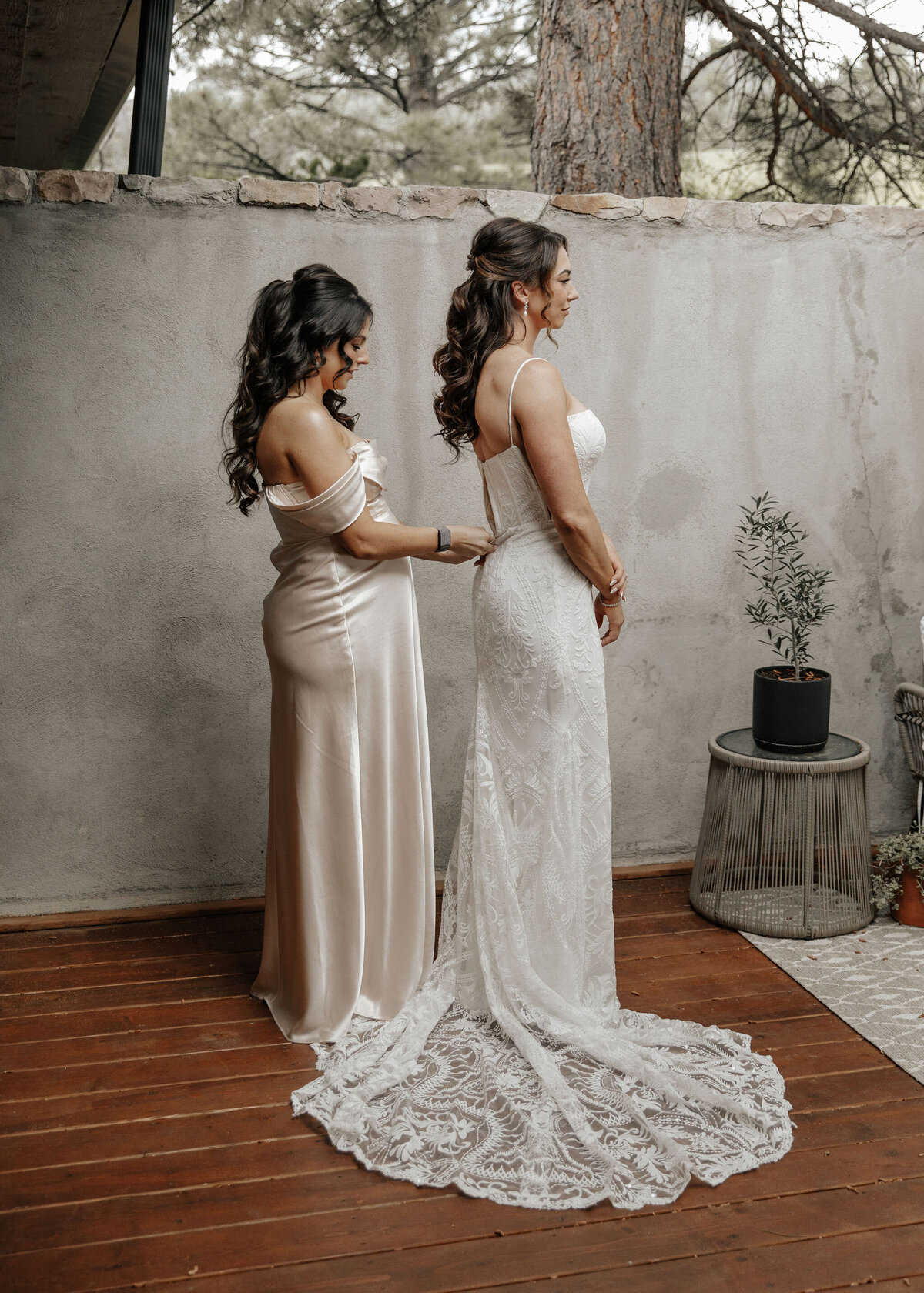 Amberlyn&Ben-GettingReady-35