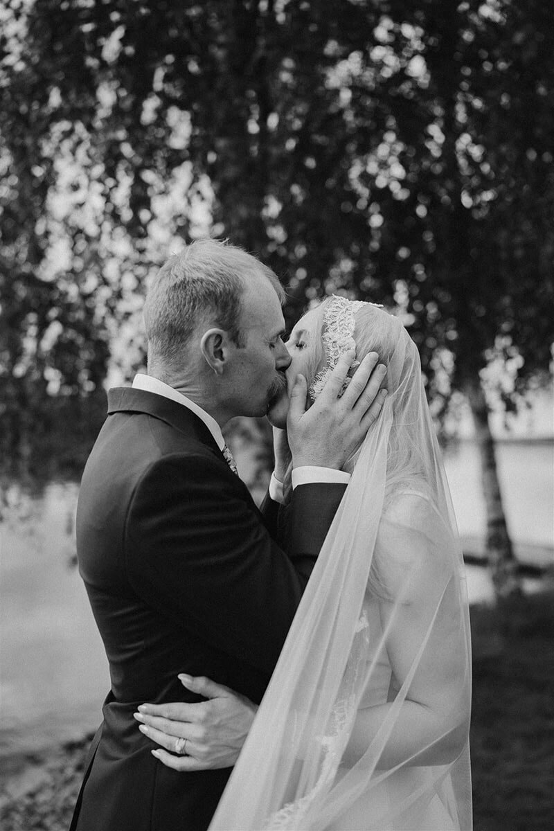 Brollopsfotograf-Halsingland-fotograf-yohanna-martensson-Jarvso