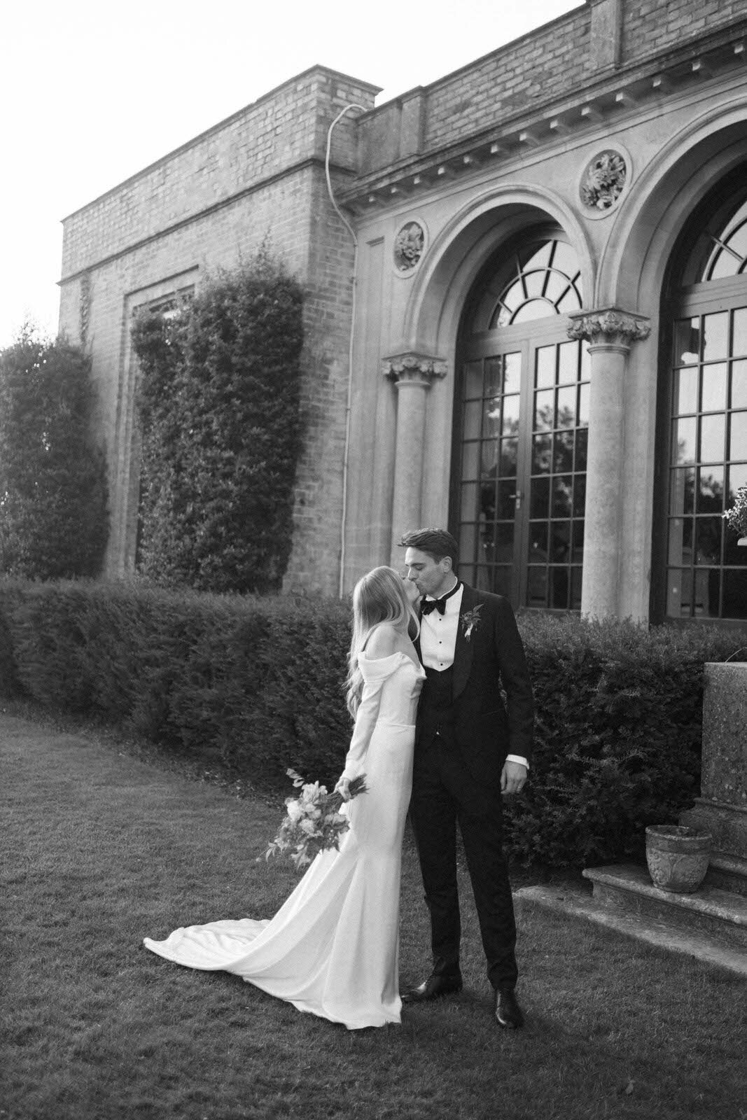 Flora_And_Grace_Analog_35mm_Editorial_Wedding_Photographer (1 von 1)-58