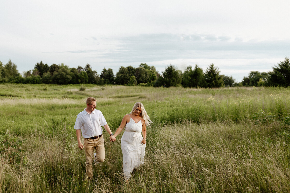 meg-thompson-photography-metea-park-engagement-session-CT-6