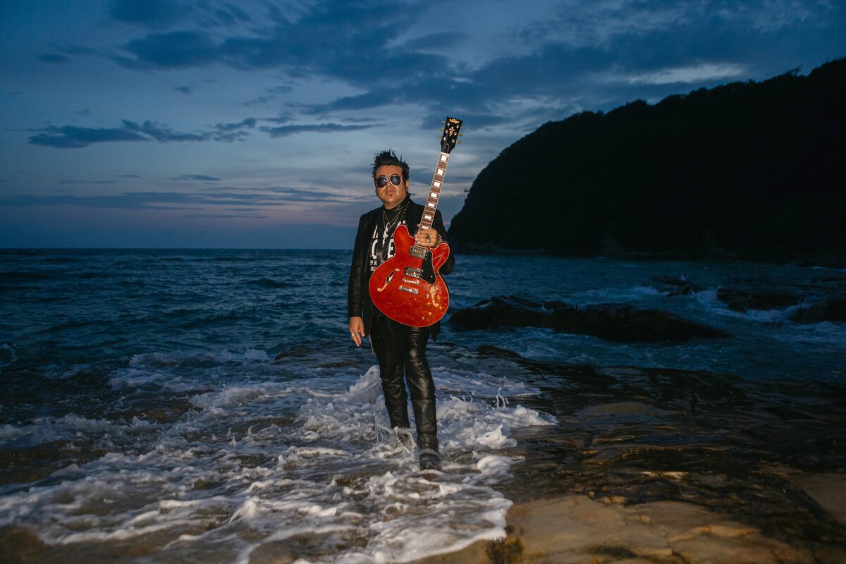 0010-Falling-Doves-Support-Sake-Tour-24-Surfers-Zushi-Japan-0027-JOURNAL-0010