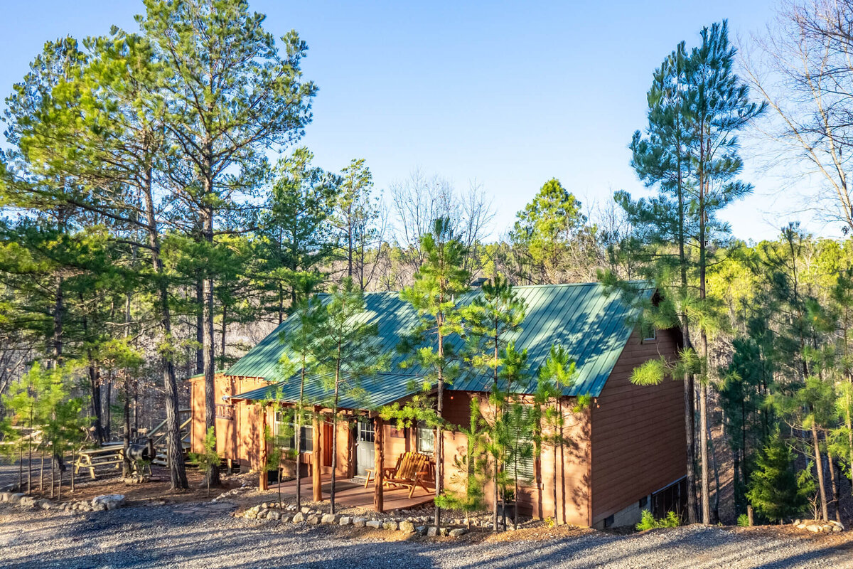 Luxurious family cabin tucked away in the Ouachita mountains