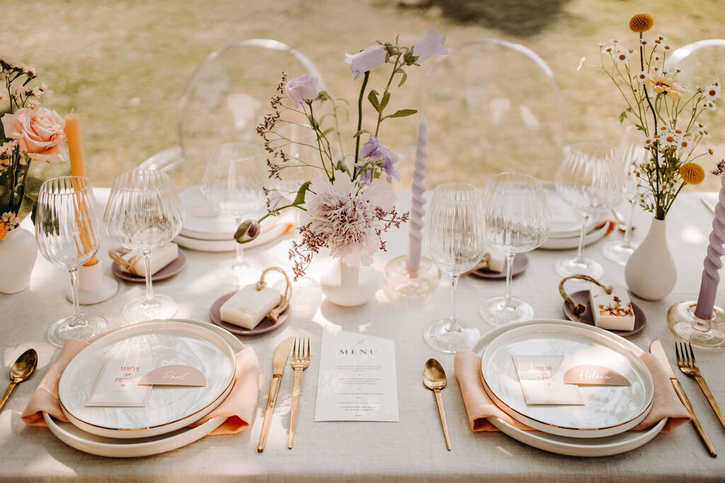 decoration-table-mariage-raffinee-couleurs-pastels1