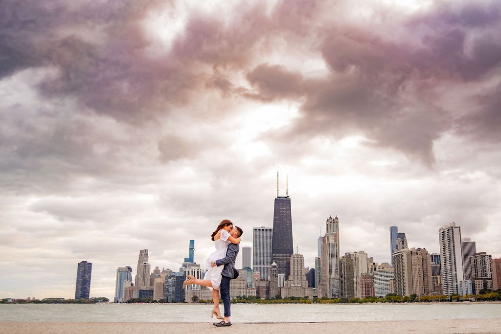 north-avenue-beach-chicago-engagement-session+(1)