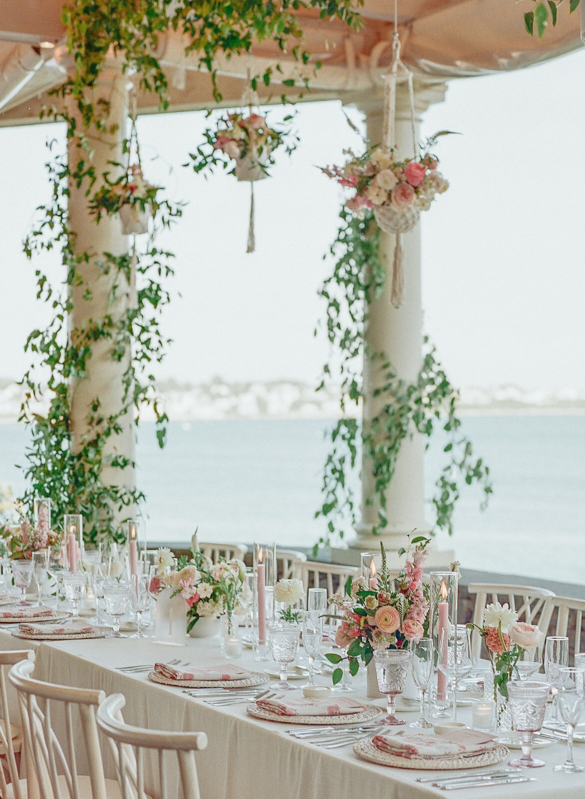 Wedding_Chanler Cliff Walk_Newport Mansions_RI__502731516_0004©HilaryBlock