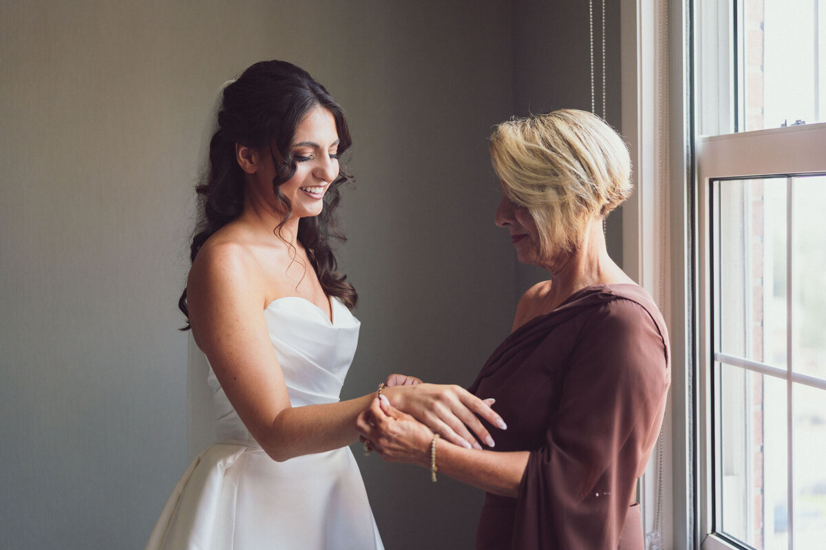 250802-Lauren&Nicholas-BrooklakeCountryClub-Wedding-FlorhamPark-NJ-Previews-Web-14