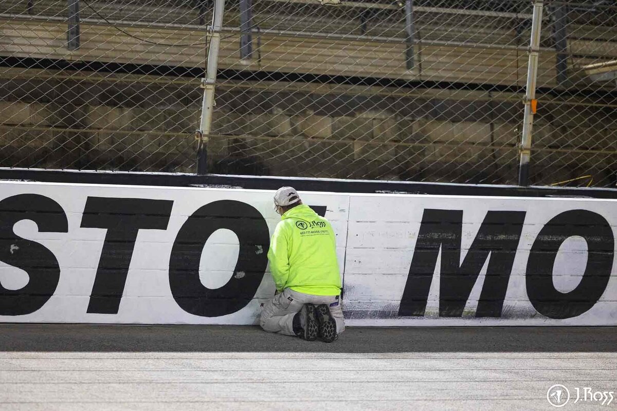 BRISTOL-MOTOR-SPEEDWAY-COMMERCIAL-PAINTING-J.ROSS-12-2