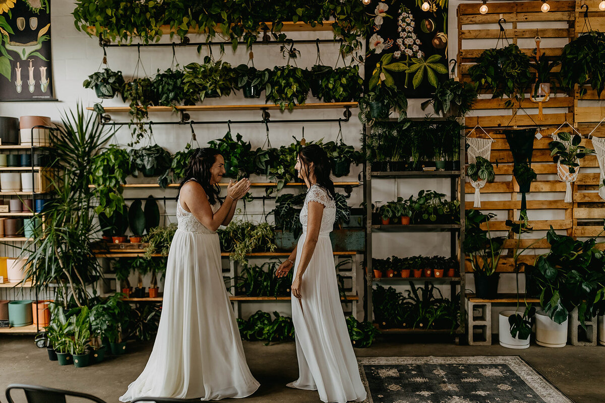 rad-red-wild-roots-unique-wedding-venue-chantilly-chic-celebrations-3