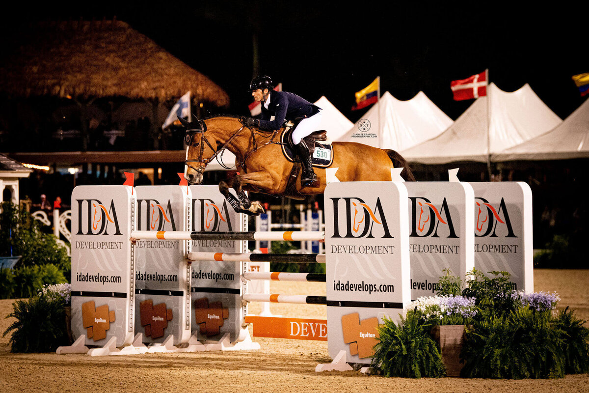 HATHERLY LLC TRAINING SHOWJUMPING TEAM WELLINGTON, FL_US EQUESTRIAN TEAM(4)