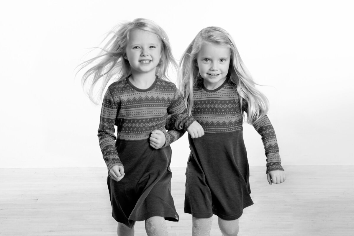 twin-girls-running-at-camera
