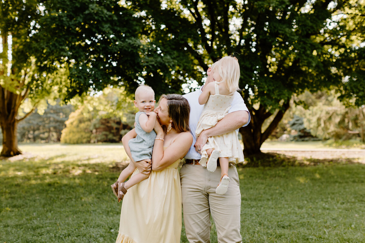 christina_ney_photography_wedding_engagement_lifestyle_photographer_dubuque_iowa_wedding_planning_assistance_adventurous_bold_laidback Family Photography12