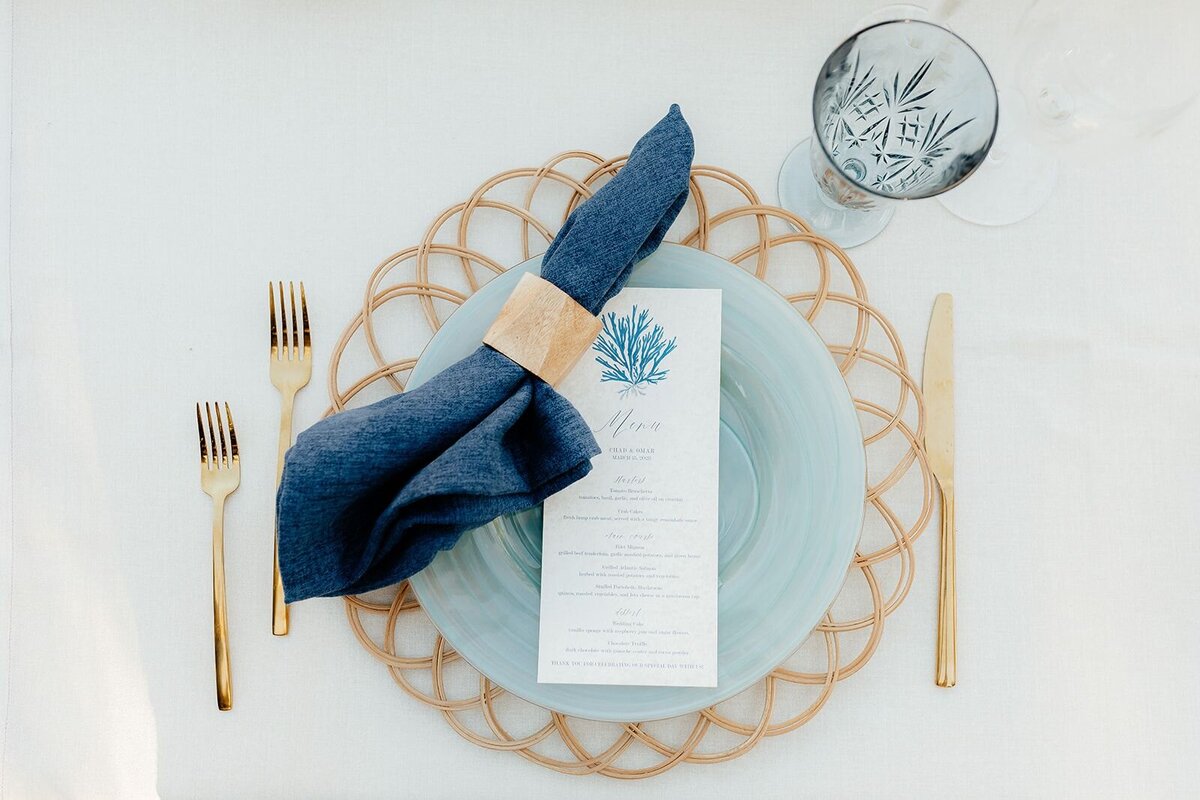 navy-aqua-wooden-tablescape