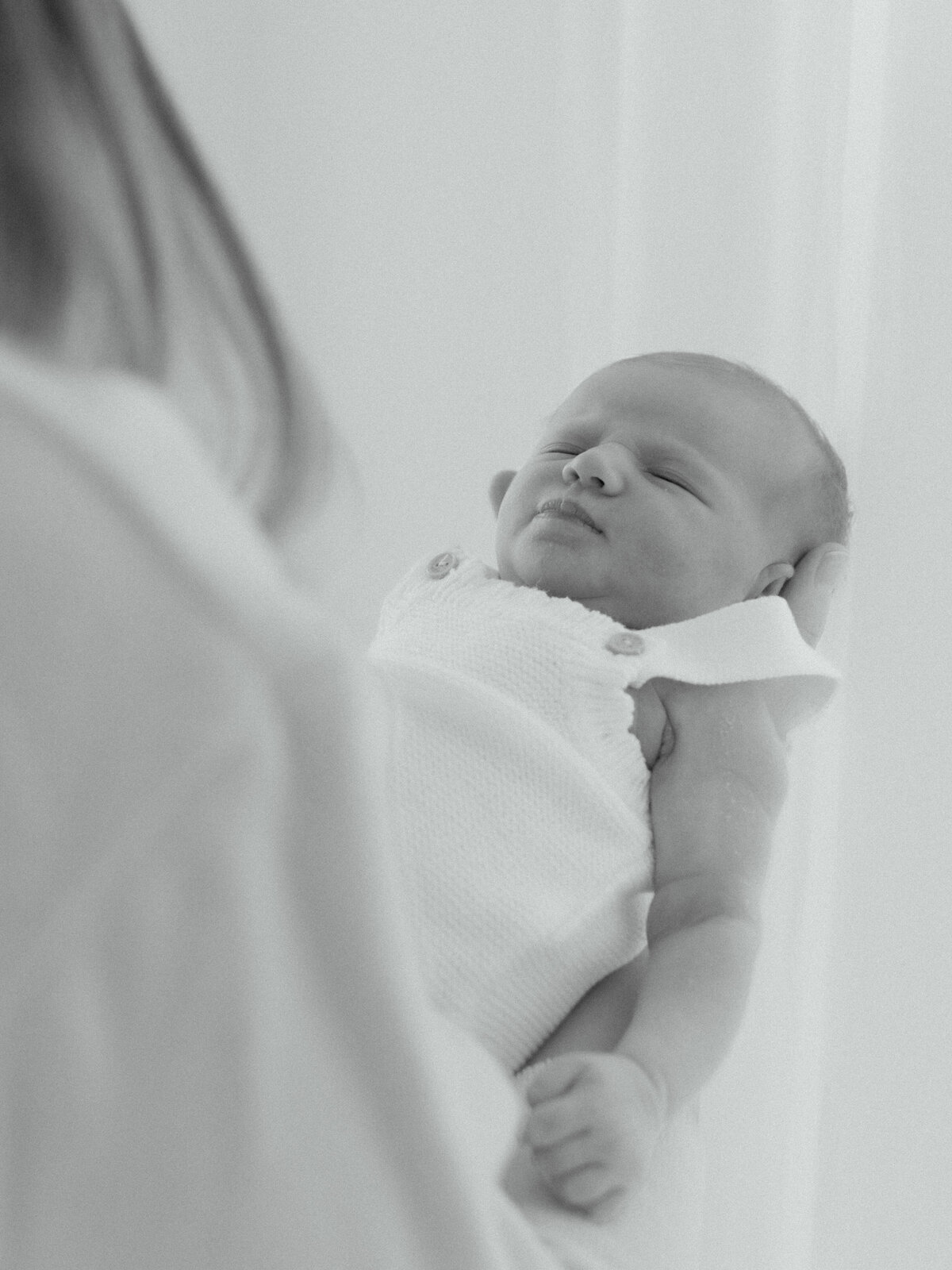 newborn photos black and white