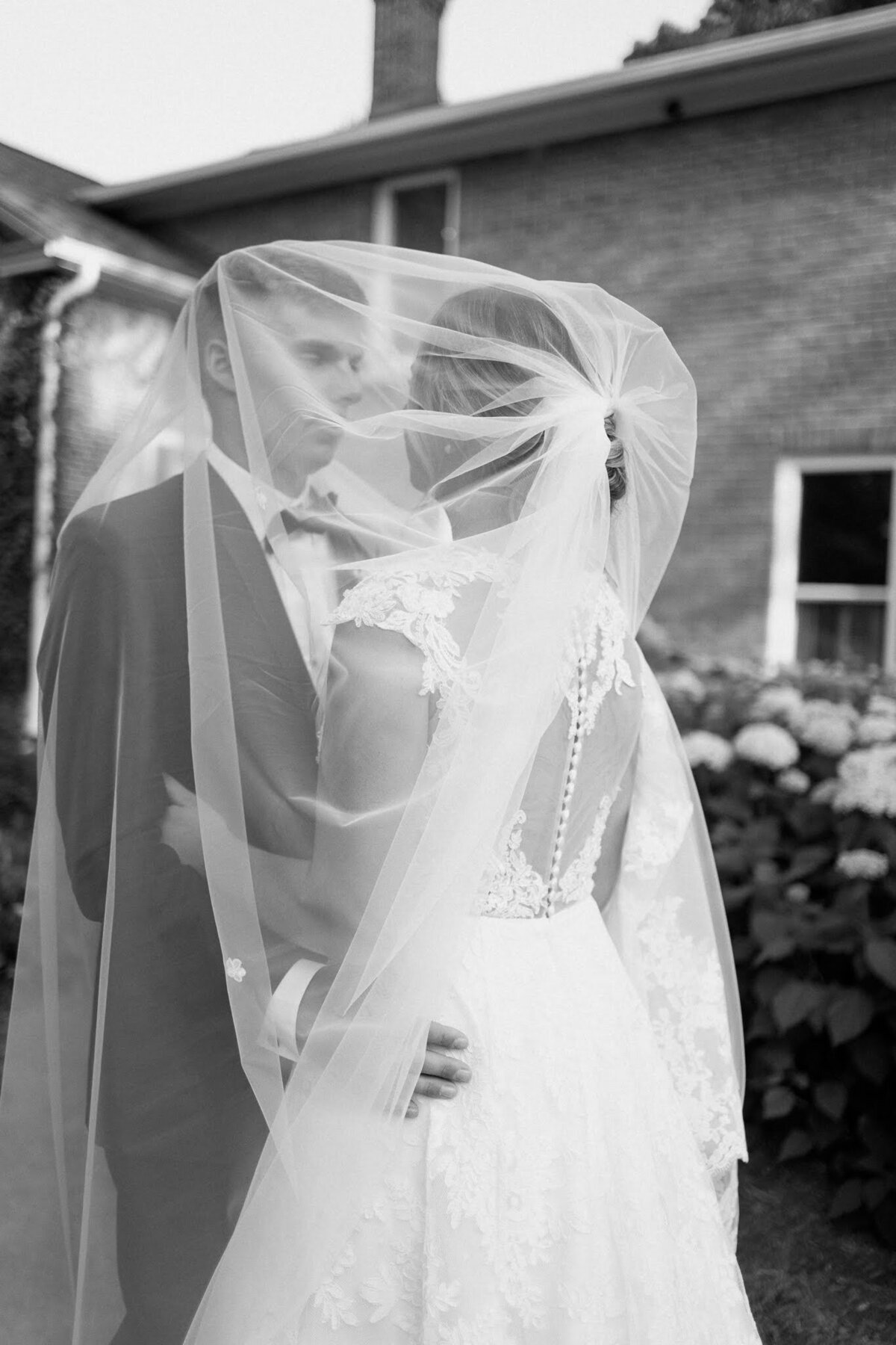 Nichole-Babiez-Photography-Dunham-woods-Geneva-Illinois-Wedding-luxury-editorial-timeless-modern-candid-bride-inspiration-chicago-photographer--111