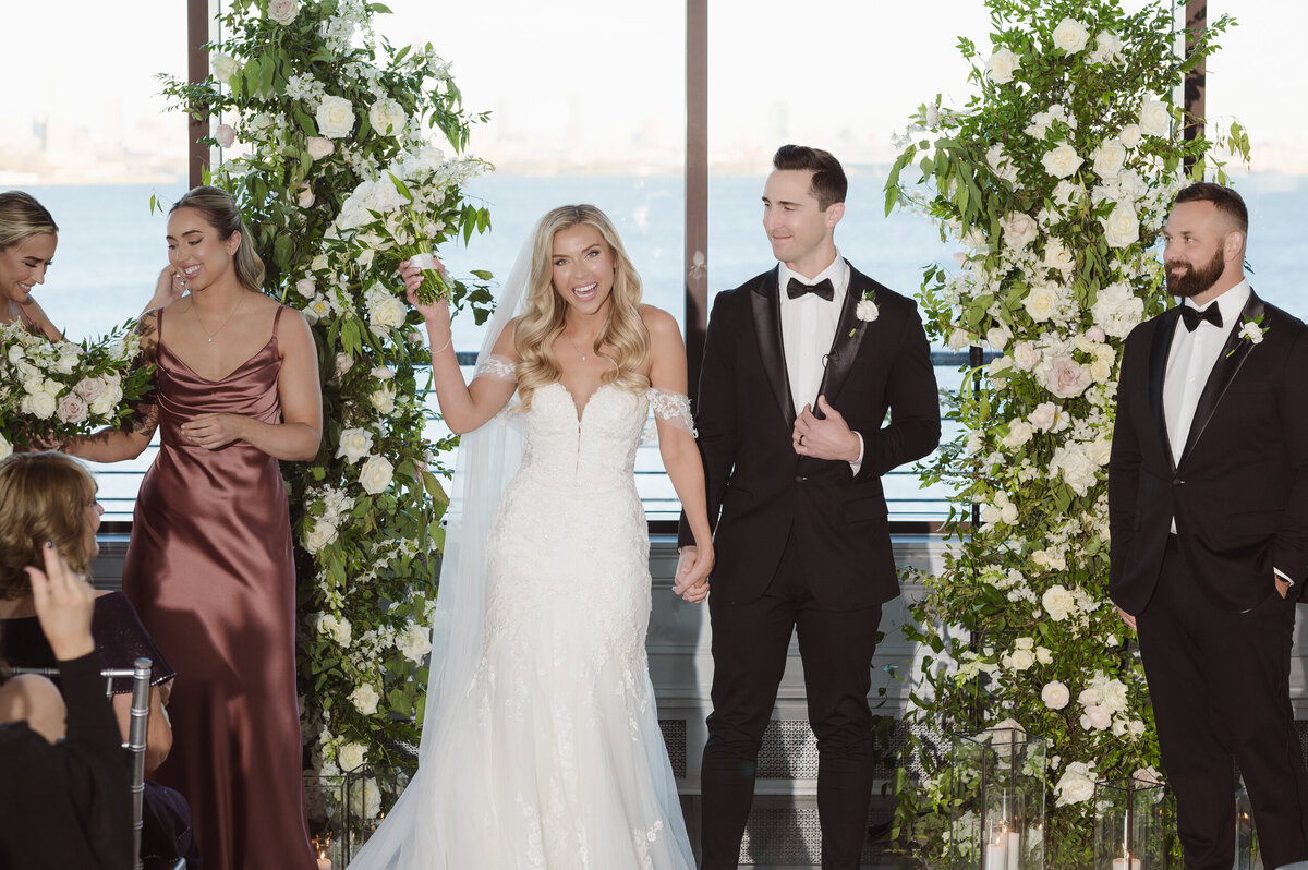 the-best-jersey-city-wedding-photographer-photos-at-hudson-house-by-suess-moments