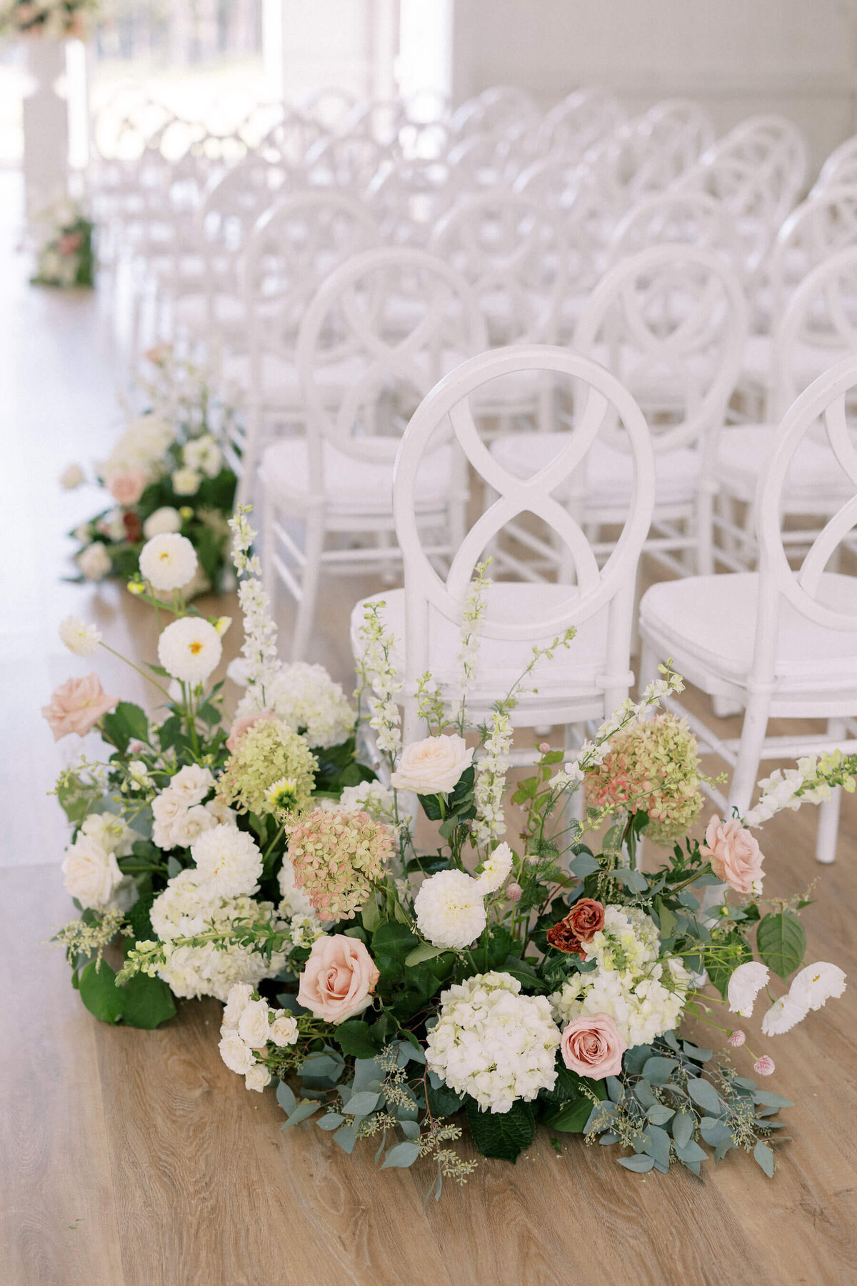 greenery-mckenzies-farm-wedding-florals-13