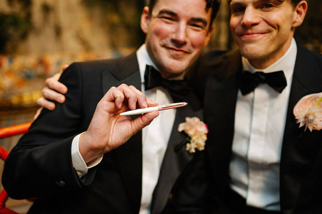 23-colorful-lgbtq-wedding-planterra-detroit-michigan-modern-vintage-events
