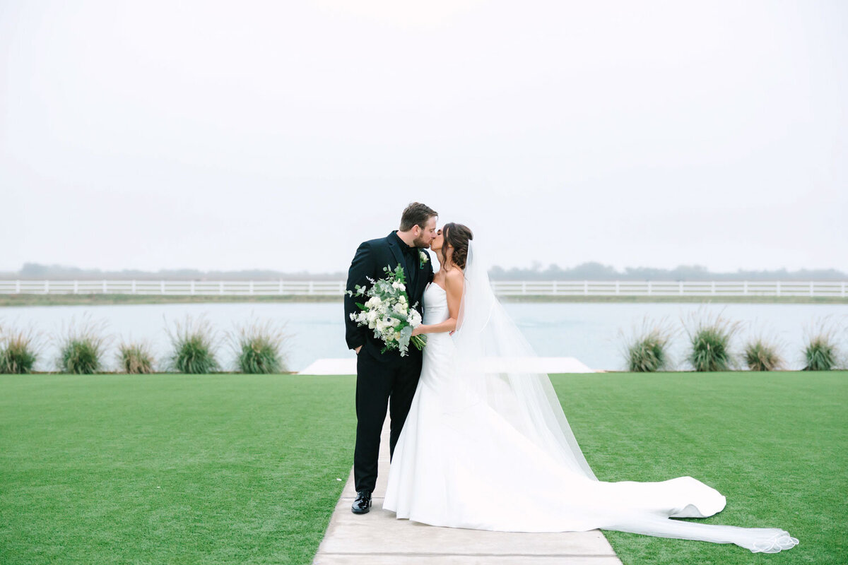 Sydney-and-Carsen-Luxury-wedding-in-Dallas-Texas-Bella-Vista-Wedding-Planning-073