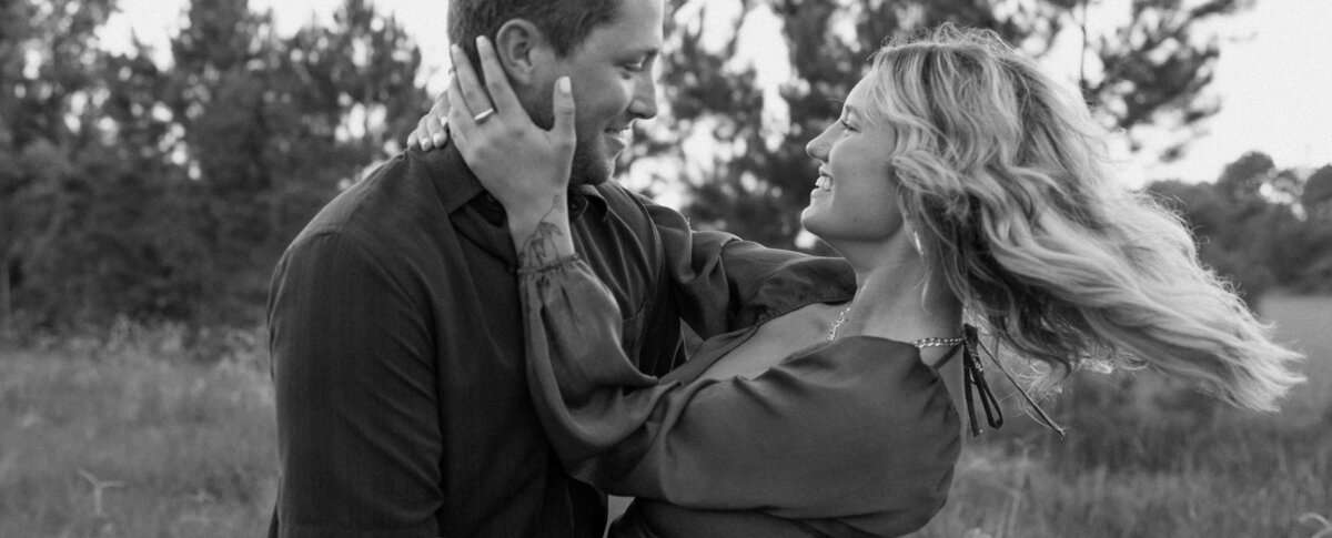 Orangefield Texas_Outdoor_couples session in the field_-Courtney lasalle photography-16