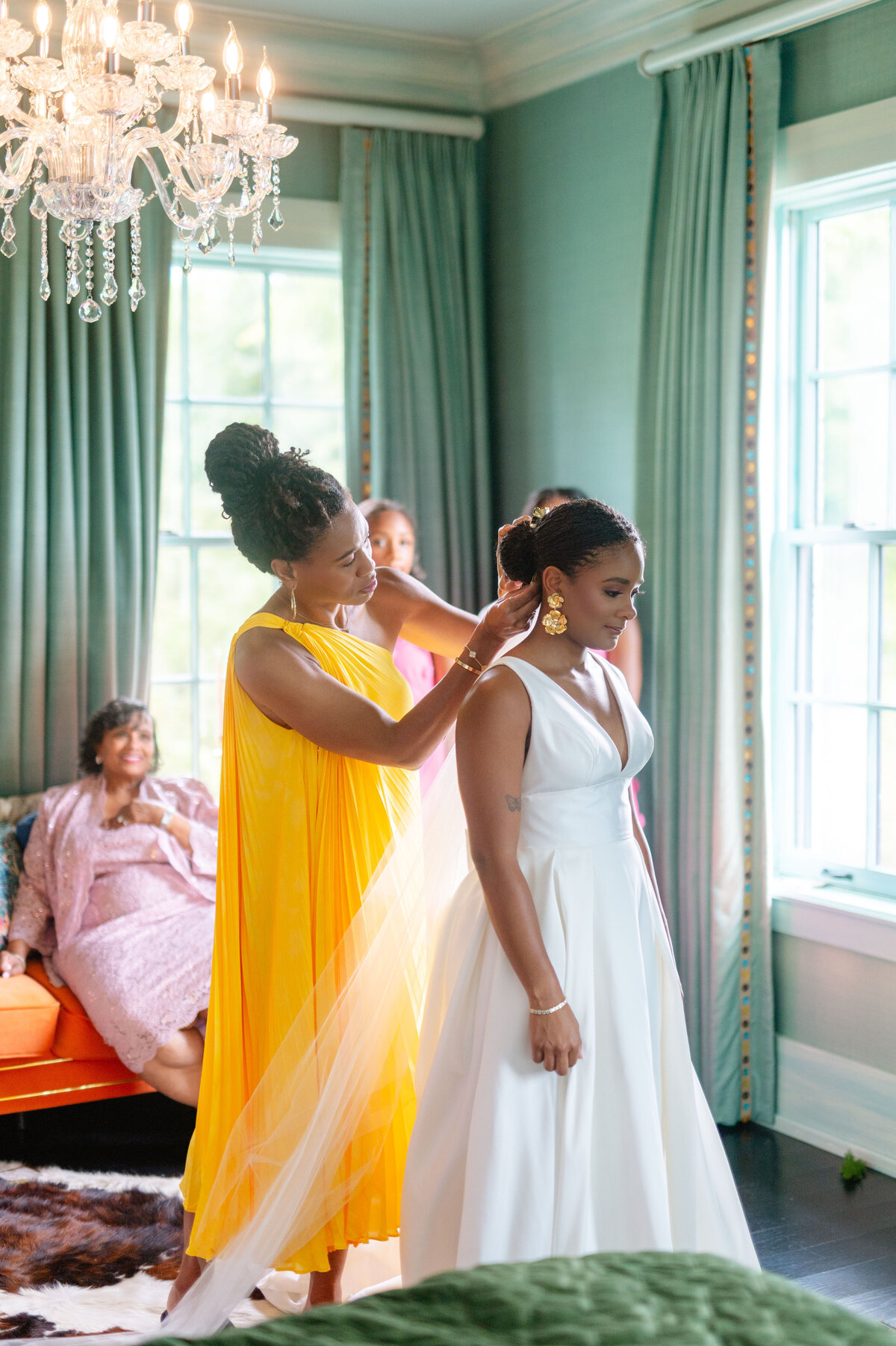 Alena&CaziahSneakPeak60